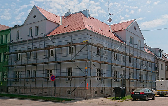 Historický dům po zateplení a moderní fasádě